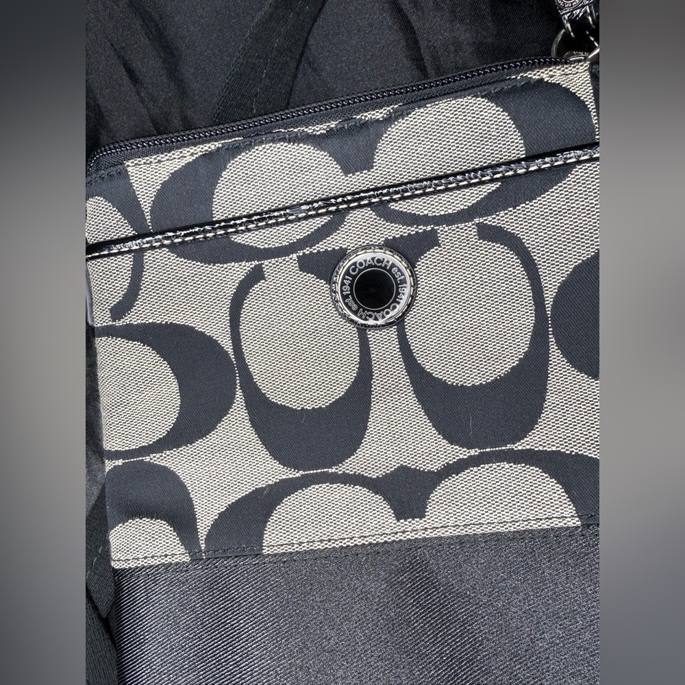 Coach Signature Stripe Swingpack crossbody bag - Picture 4 of 6